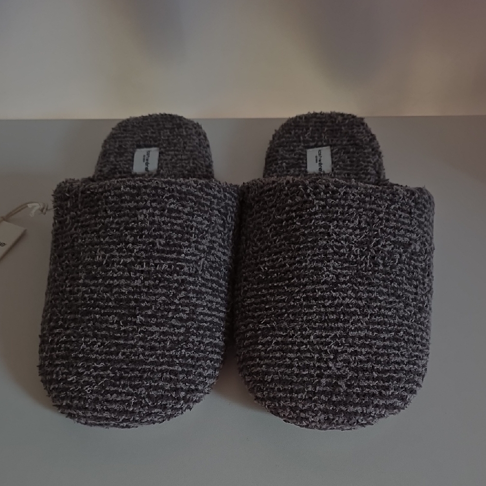 Kashwere Cozy Gray Slippers.  Size Large/Extra Large. NWT